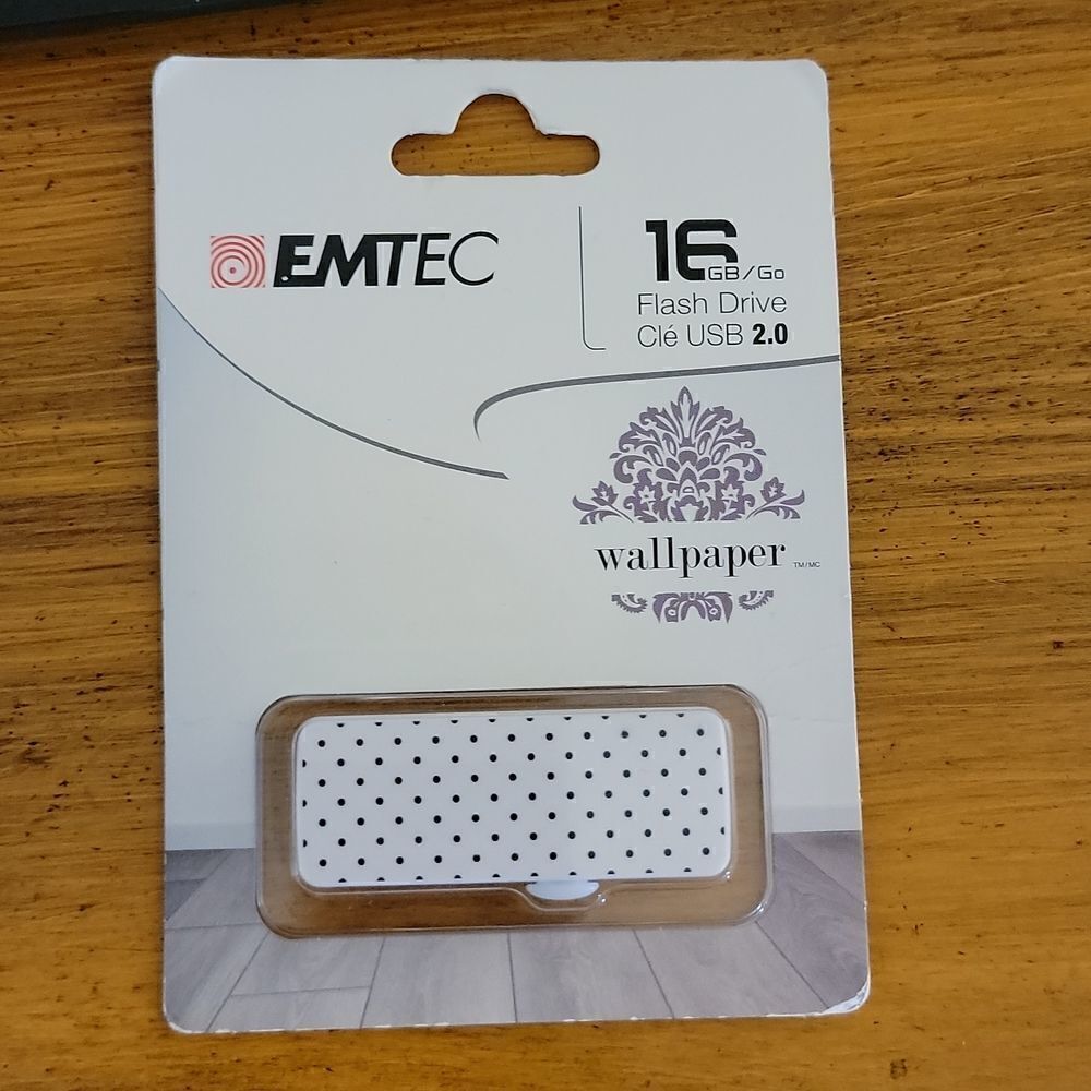 EMTEC 16 GB USB 2.0 Flash Drive Wallpaper Polka-dot Store Files New